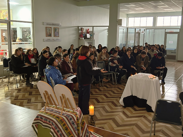 Comunidad SS.CC. renueva su identidad en torno a los Sagrados Corazones