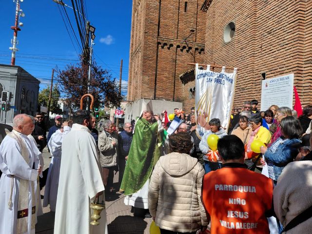 Comunidad SSCC peregrinó a Puerta Santa de Catedral de Linares