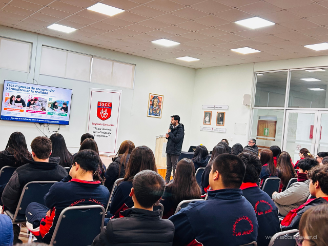 Estudiantes conocen asignaturas electivas de profundización 2027
