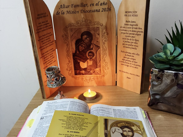 Familias SS.CC. reciben Altar Misionero en sus hogares