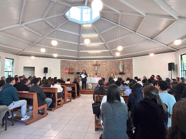 Liceo SSCC celebró Día del Educador con emotiva ceremonia