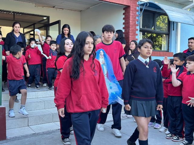Liceo SSCC culmina el Mes de María e inicia tiempo de Adviento